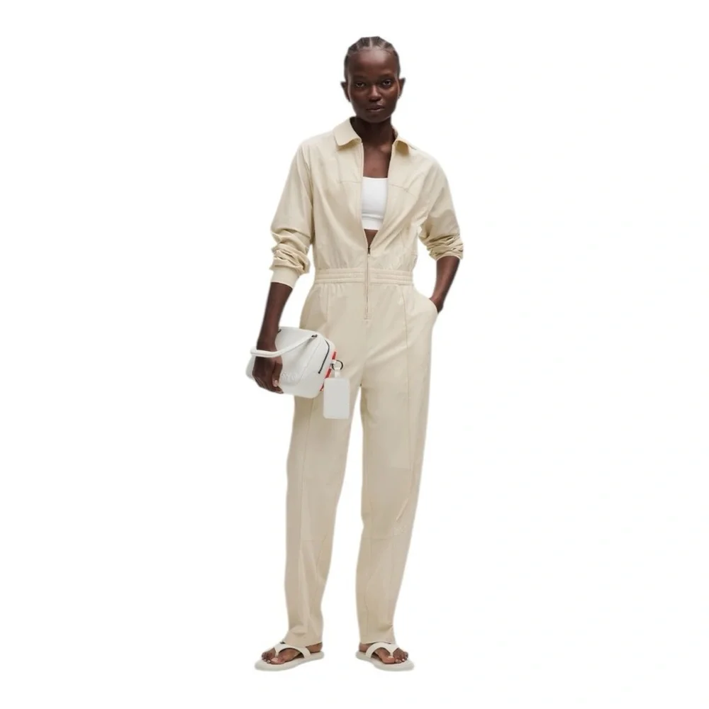 Lululemon Lightweight Woven Jumpsuit *SLNSH Collection Nat Ivory Size XS/4 NWT